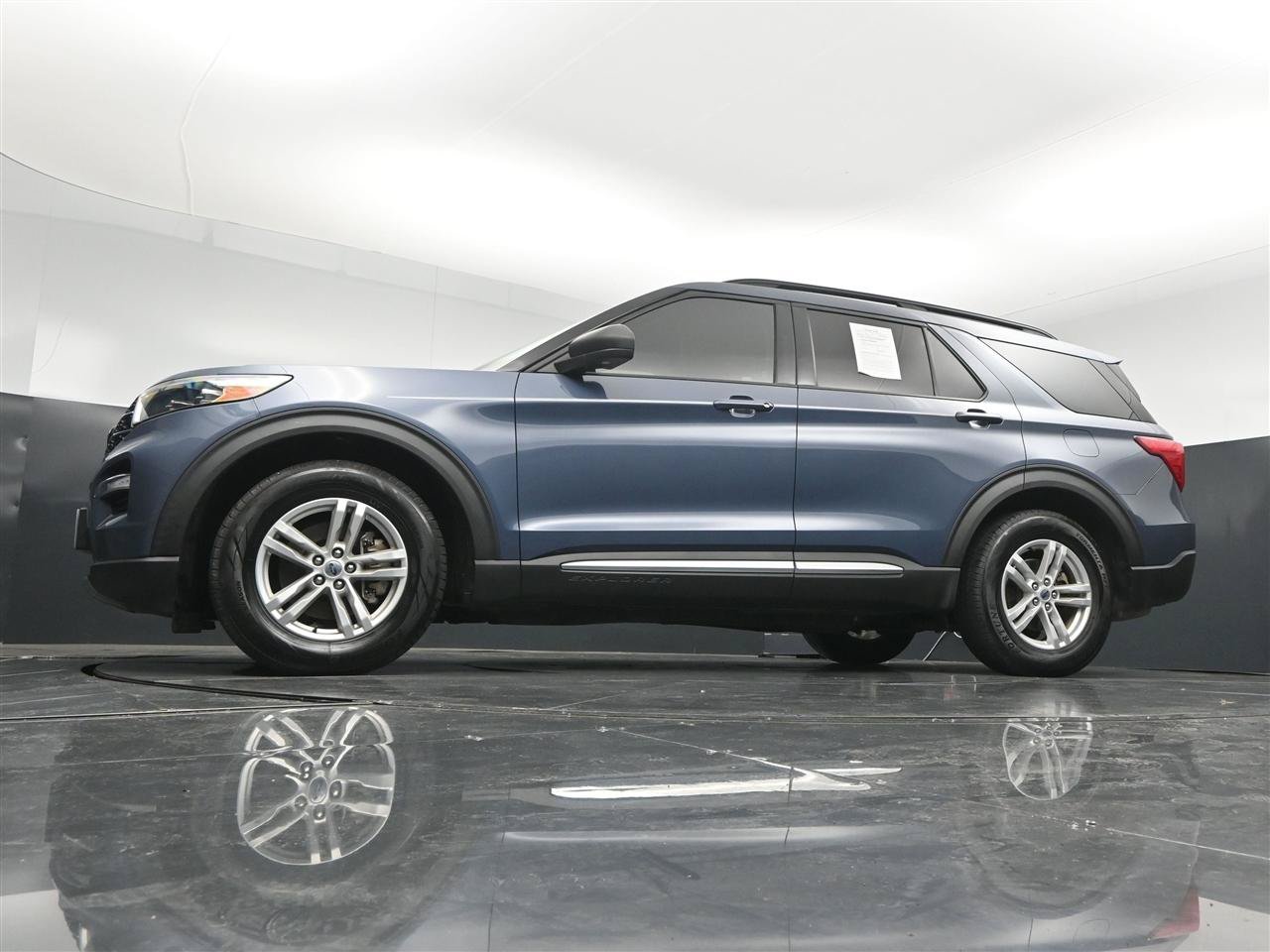 Used 2021 Ford Explorer XLT w/ Equipment Group 202A RWD image 27
