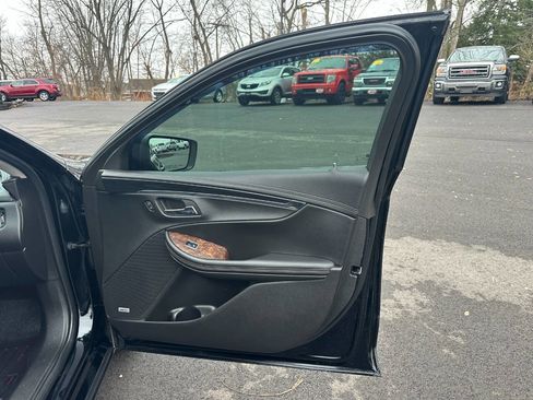 Used 2015 Chevrolet Impala LT image 15