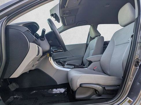 Used 2017 Honda Accord LX image 15