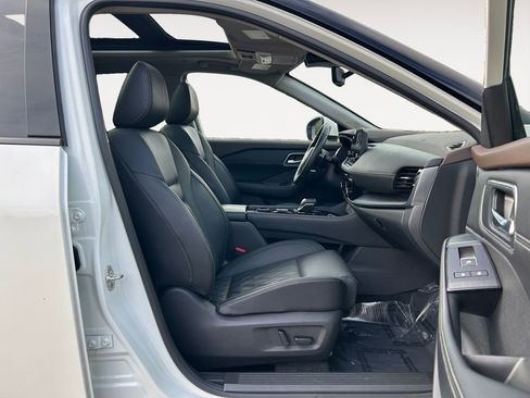 Used 2023 Nissan Rogue Platinum w/ Platinum Premium Package image 10