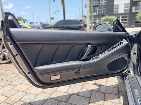 Used 2005 Acura NSX T image 26