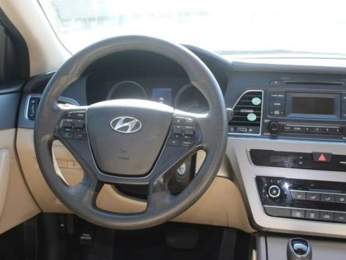 Used 2015 Hyundai Sonata SE FWD image 11