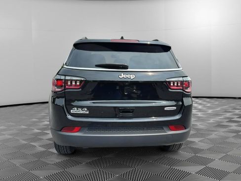 Used 2023 Jeep Compass Latitude w/ Sun and Sound Group AWD/4WD image 8