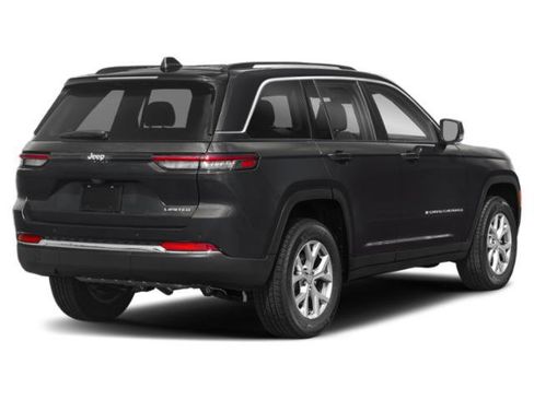Used 2024 Jeep Grand Cherokee Laredo w/ Luxury Tech Group I AWD/4WD image 2