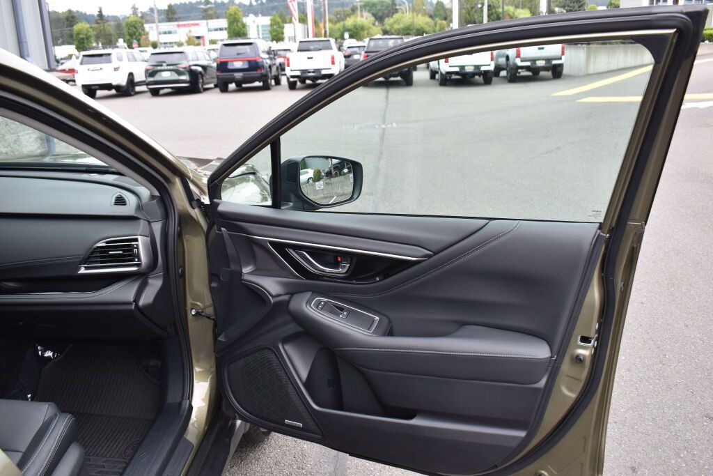 Used 2025 Subaru Outback Limited AWD/4WD image 24