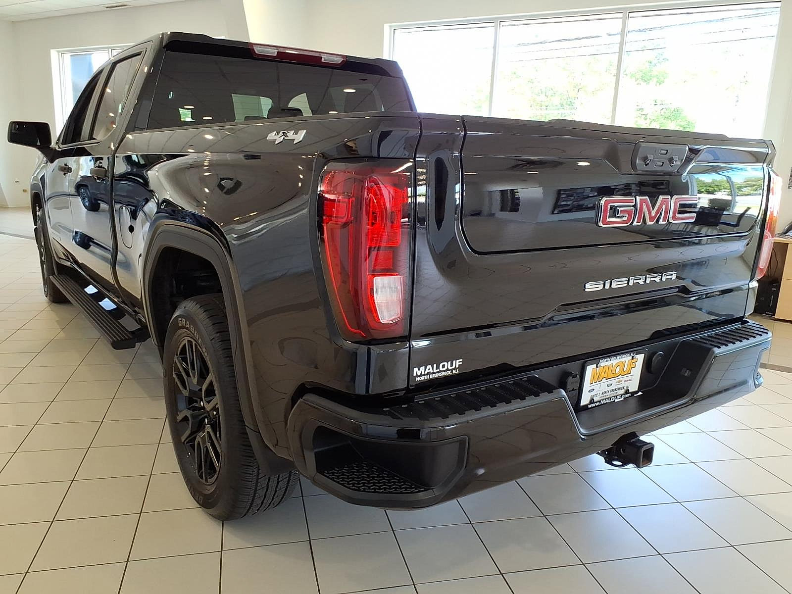 Used 2026 GMC Sierra 1500 Pro w/ Graphite Edition AWD/4WD image 4