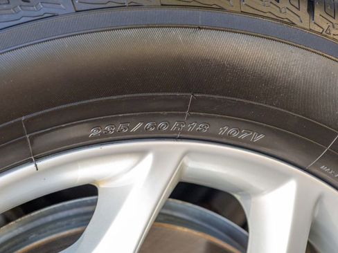 Used 2017 Chrysler Pacifica Touring Plus w/ Tire & Wheel Group image 9