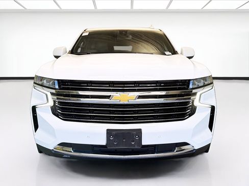 Used 2023 Chevrolet Suburban LT RWD image 2