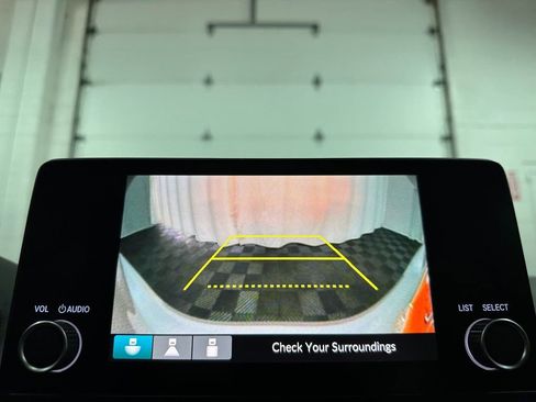 Used 2024 Honda Civic EX-L image 25