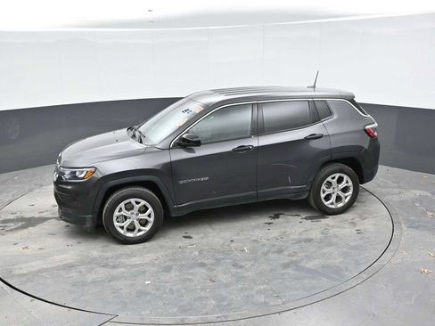 Used 2024 Jeep Compass Sport AWD/4WD image 14