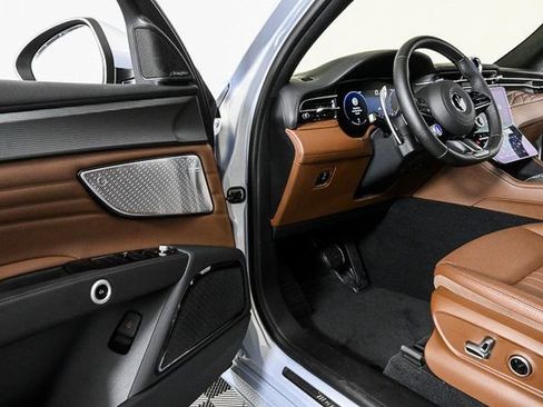 Used 2024 Maserati Grecale GT image 6