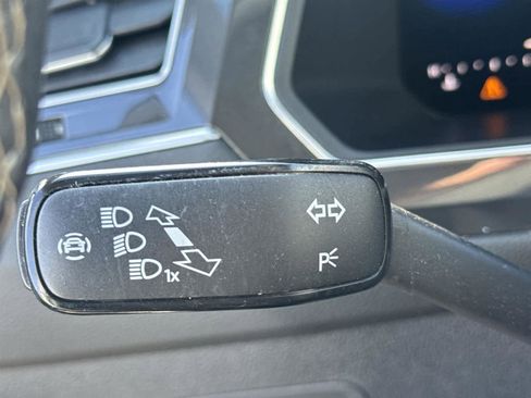 Used 2022 Volkswagen Tiguan SE image 22