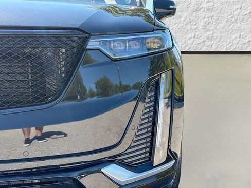 Used 2024 Cadillac XT6 Premium Luxury w/ Technology Package AWD/4WD image 9