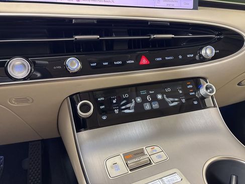 New 2026 Genesis GV70 2.5T Advanced AWD/4WD image 39