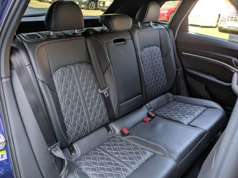 Used 2022 Audi e-tron S Premium Plus AWD/4WD image 28