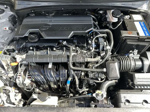 Used 2024 Hyundai Elantra SEL FWD image 17