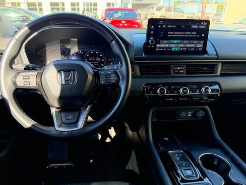 Used 2023 Honda Pilot Elite image 13