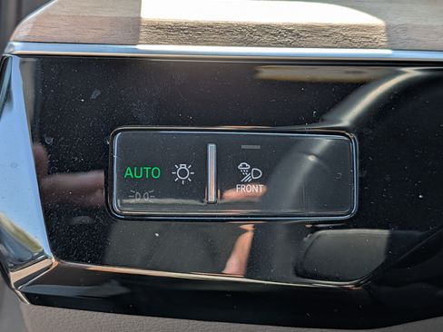 Used 2024 Audi Q8 e-tron Premium Plus w/ Premium Plus Package AWD/4WD image 26