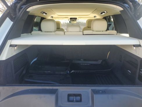 Used 2023 Land Rover Range Rover SE image 24