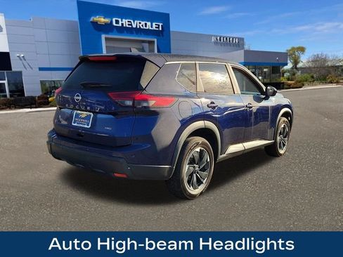 Used 2025 Nissan Rogue SV AWD/4WD image 7