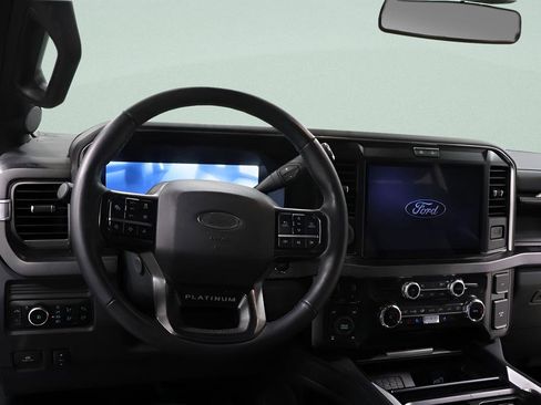 Used 2025 Ford F250 Platinum w/ FX4 Off-Road Package image 9