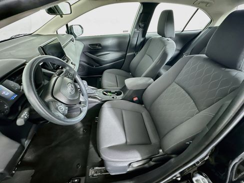 Used 2025 Toyota Corolla LE FWD image 13