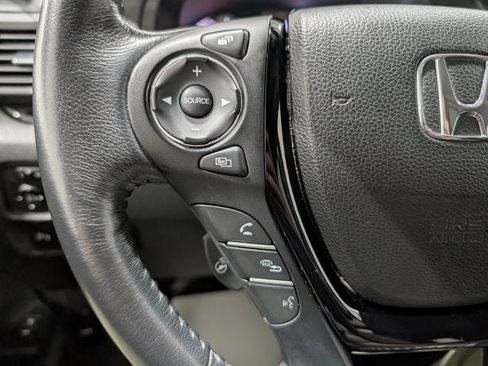 Used 2017 Honda Pilot Elite image 23