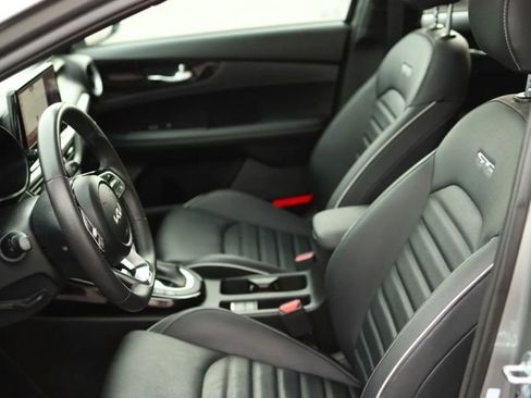 Used 2024 Kia Forte GT-Line w/ GT-Line Premium Package image 17