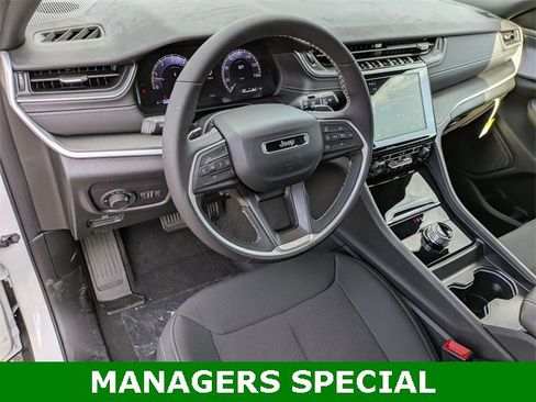 New 2025 Jeep Grand Cherokee L Laredo w/ Luxury Tech Group I image 10