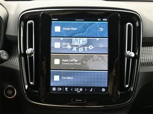 Used 2024 Volvo XC40 B5 Plus image 12