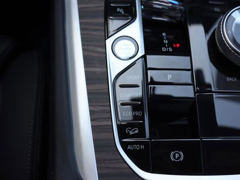 Used 2024 BMW X6 xDrive40i w/ Executive Package image 14