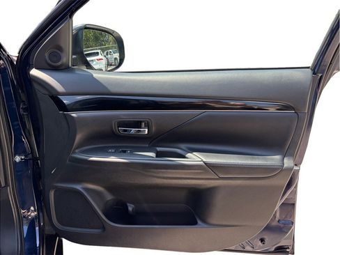 Used 2020 Mitsubishi Outlander SE FWD image 40