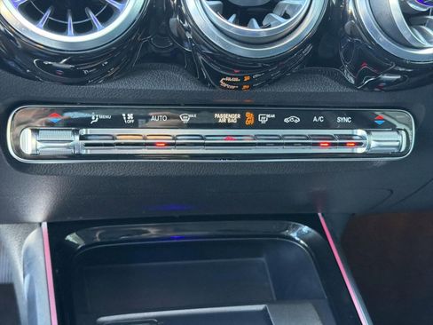 Certified 2023 Mercedes-Benz GLB 250 image 17