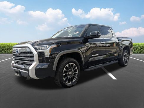 Used 2024 Toyota Tundra Limited AWD/4WD image 9