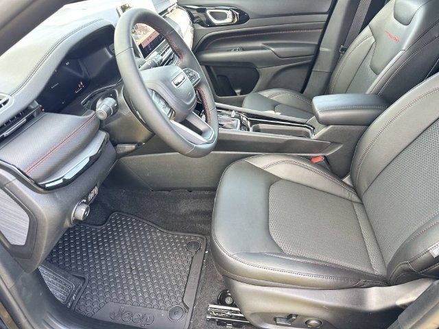New 2026 Jeep Compass Trailhawk w/ Sun, Sound & Navigation Group AWD/4WD image 23