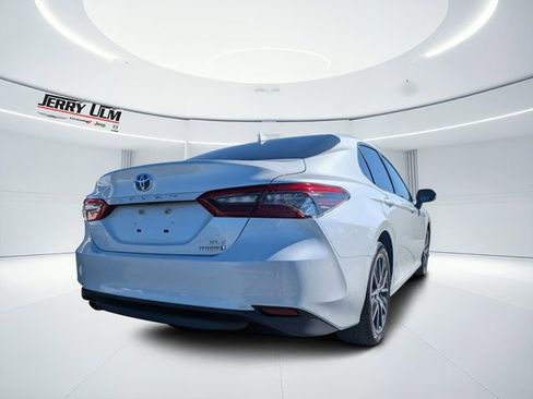 Used 2023 Toyota Camry XLE image 3