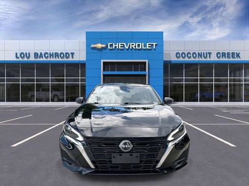 Used 2024 Nissan Altima 2.5 SV FWD image 3