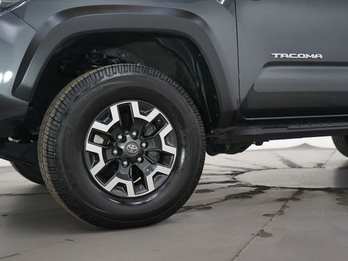 Used 2020 Toyota Tacoma TRD Off-Road image 28