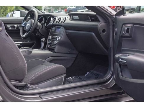 Used 2019 Ford Mustang Coupe RWD image 10
