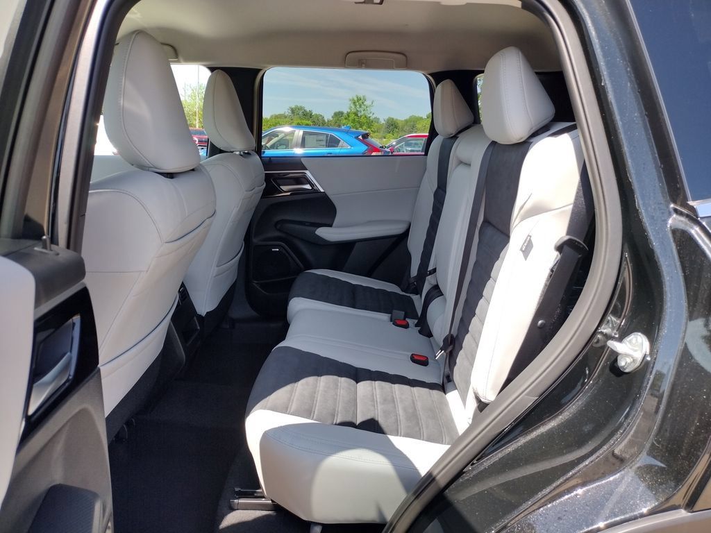 New 2026 Mitsubishi Outlander SE AWD/4WD image 8