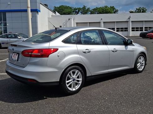 Used 2015 Ford Focus SE FWD image 6