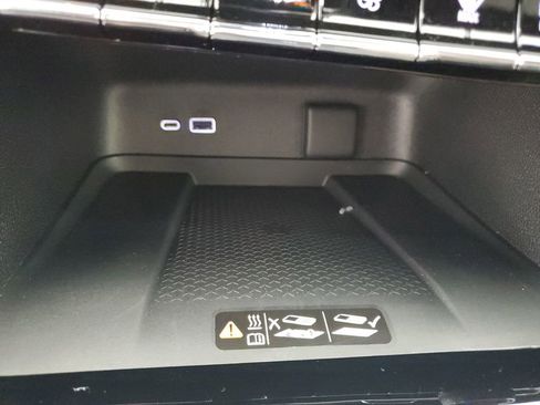 New 2026 Chevrolet Traverse Z71 image 24