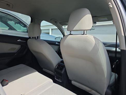 Used 2020 Volkswagen Tiguan S image 12