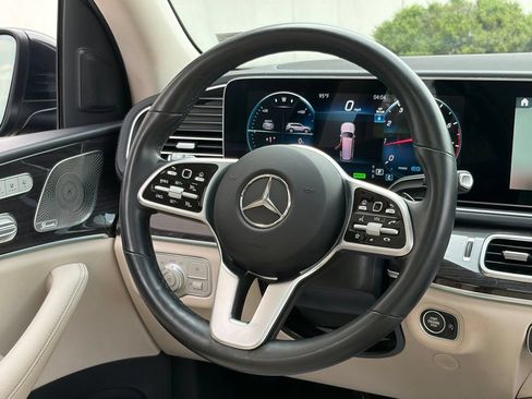 Used 2023 Mercedes-Benz GLS 450 4MATIC image 24