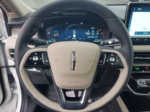 New 2026 Lincoln Corsair Premiere image 16