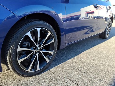 Used 2019 Toyota Corolla SE w/ SE Premium Package image 8