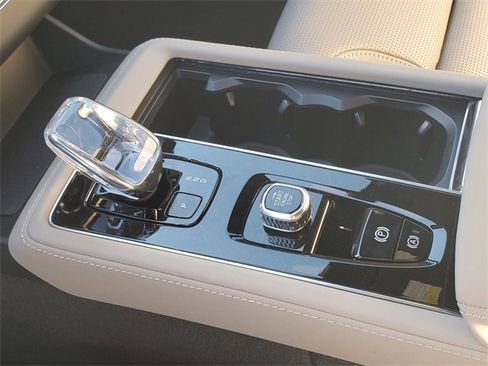 New 2026 Volvo XC90 B6 Ultra w/ Protection Package Premier image 24