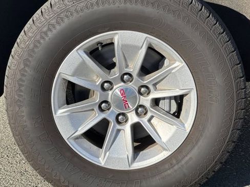 Used 2020 GMC Sierra 1500 SLE w/ SLE Value Package image 24