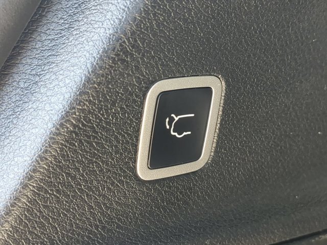 Certified 2025 Chrysler Pacifica Select FWD image 15