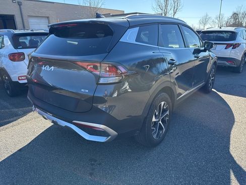 Used 2025 Kia Sportage EX image 5